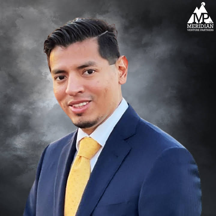 Victor Espino headshot